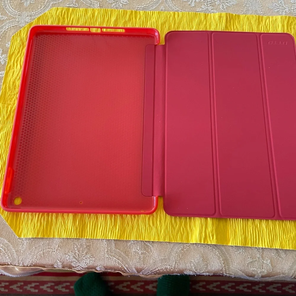 Tablet Cover by DTTO NWT